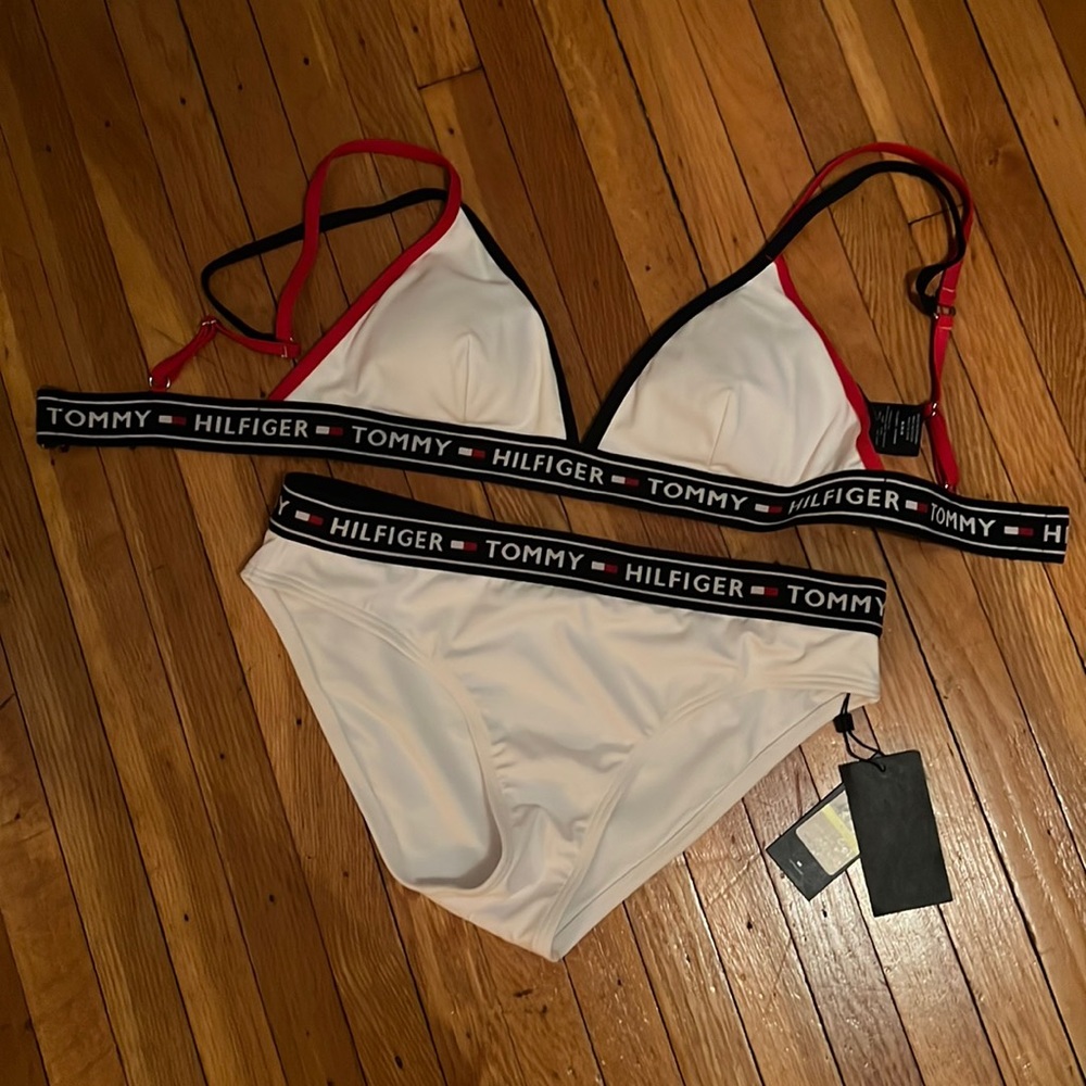 Tommy hilfiger Bathingsuit for woman. Two piece. Red white and blue.